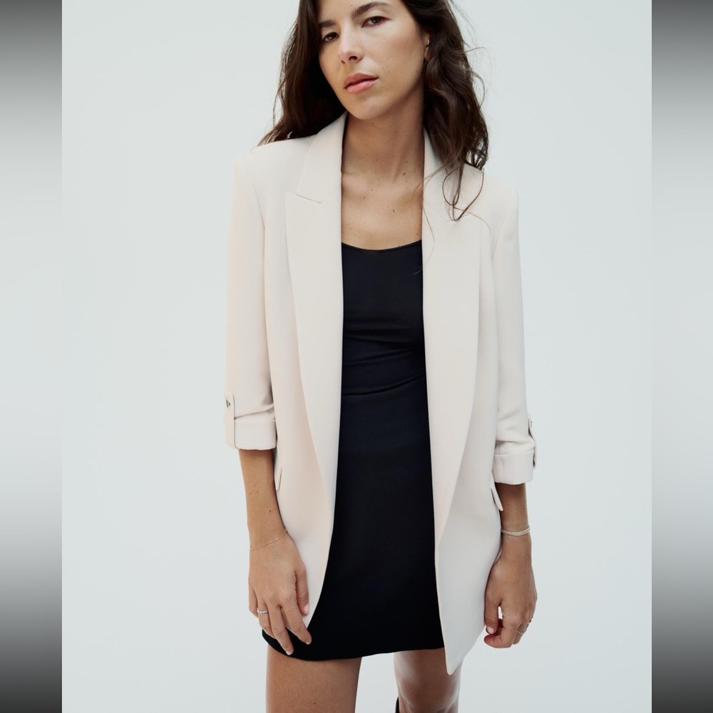Blazer w. rolled up sleeves